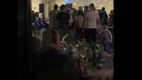 Oficial PNL semnalează un chef cu manele al tinerilor din PSD, oprit de poliție / Petrecerea s-a desfășurat într-un sediu al Secretariatului General al Guvernului  / ”Cu dedicații pentru Marcel Ciolacu, șeful de la Cameră, viitorul președinte al României”