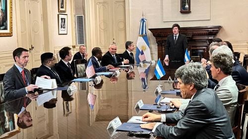 Secretarul american de Stat, Anthony Blinken, s-a întâlnit cu președintele Argentinei, Javier Milei, la Buenos Aires, și a marcat cel mai recent semn de susținere din partea SUA