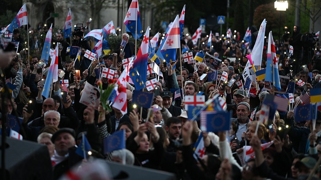 Manifestaţie pro-europeană majoră la Tbilisi înaintea alegerilor legislative din Georgia