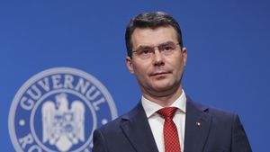 Președintele CNAS: Am un salariu de peste 9.000 de lei, un medic cu pregătirea mea ajunge și la 20.000 de lei / „Simt că trebuie să dau și eu ceva pentru țară”