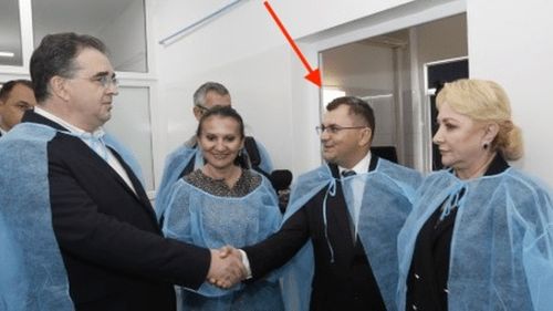 Scandal în Vrancea: fostul manager al Spitalului Județean, condamnat în 2005 pentru furt din Rezerva de stat, a câștigat în instanță reinstalarea în funcție, dar a fost scos cu poliția din birou