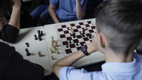 Federaţia Internaţională de Şah interzice jucătoarelor transsexuale să participe la competiţiile feminine
