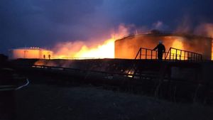 FOTO Ucrainenii spun că armata rusă a bombardat un alt depozit de petrol din regiunea Lugansk
