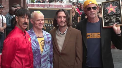 Red Hot Chili Peppers anunţă lansarea unui nou dublu album „Return of the Dream Canteen”