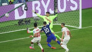 Echipa de fotbal a Iranului a avut parte de primire modestă după înfrângerea de la Cupa Mondială împotriva SUA, un meci jucat pe fondul protestelor antiguvernamentale