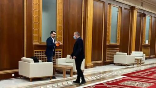 Voiculescu, după ce a fost surprins fără mască în public:  M-am cerut amendat / Voi contribui la bugetul statului şi îmi cer încă o dată scuze pentru o neatenţie vinovată de altfel