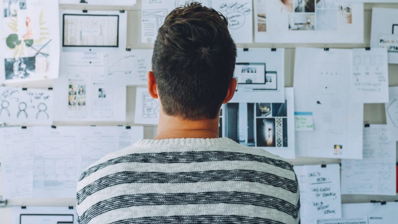 Reducerea programei pentru Evaluarea Națională 2021 și revizuirea noilor subiecte de examen – cerute de Federația Asociațiilor de Părinți. Plus: să nu mai corecteze lucrările de examen decât profesori cu formare pe evaluare