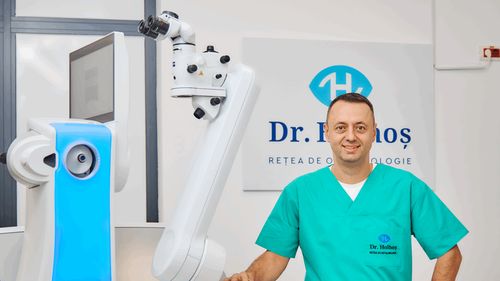 Back to school: cum ne protejăm vederea noi și copiii. Recomandări de la Clinicile Dr. Holhoș, nr. 1 în oftalmologie în România