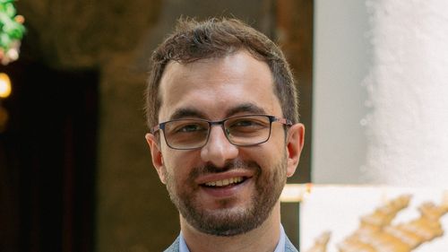Încă un independent şi-a depus candidatura la Biroul Electoral Central / Absolvent al Facultății de Științe Politice București, activist cu experiență profesională la marile companii IT: Hewlett-Packard, Oracle și UiPath