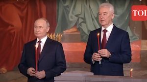 VIDEO După ce a declarat un armistițiu de 30 de ore, Putin a fost prezent la slujba de Paşte unde Patriarhul Kirill a cerut ca „pacea durabilă şi justă să poată fi stabilită în vastele întinderi ale Rusiei istorice”