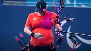 Jodie Grinham a devenit prima sportivă însărcinată care câştigă o medalie la Jocurile Paralimpice: ”Copilul nu a încetat să lovească”, spune arcașa însărcinată în 7 luni