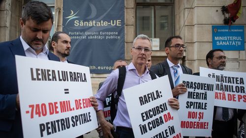 Stelian Ion susține că a fost amendat cu 1.000 de lei la protestul USR de la Ministerul Sănătății