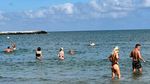 ”Moartea tăcută” sau cum arată o persoană care se îneacă în apă / Cum ignoră turiștii salvamarii: “Degeaba ai înotat în Pacific sau Atlantic, aici e Marea Neagră” / Pericolul colacelor: ”O să ajung să le tai” / Alcoolul și neglijența, principalele pericole