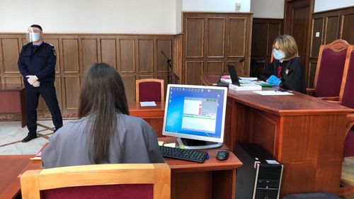 Violența domestică: Numărul ordinelor de protecție s-a dublat în București în contextul izolării generate de pandemia de coronavirus / Procesele sunt judecate la Tribunal în regim de urgență, pe Skype