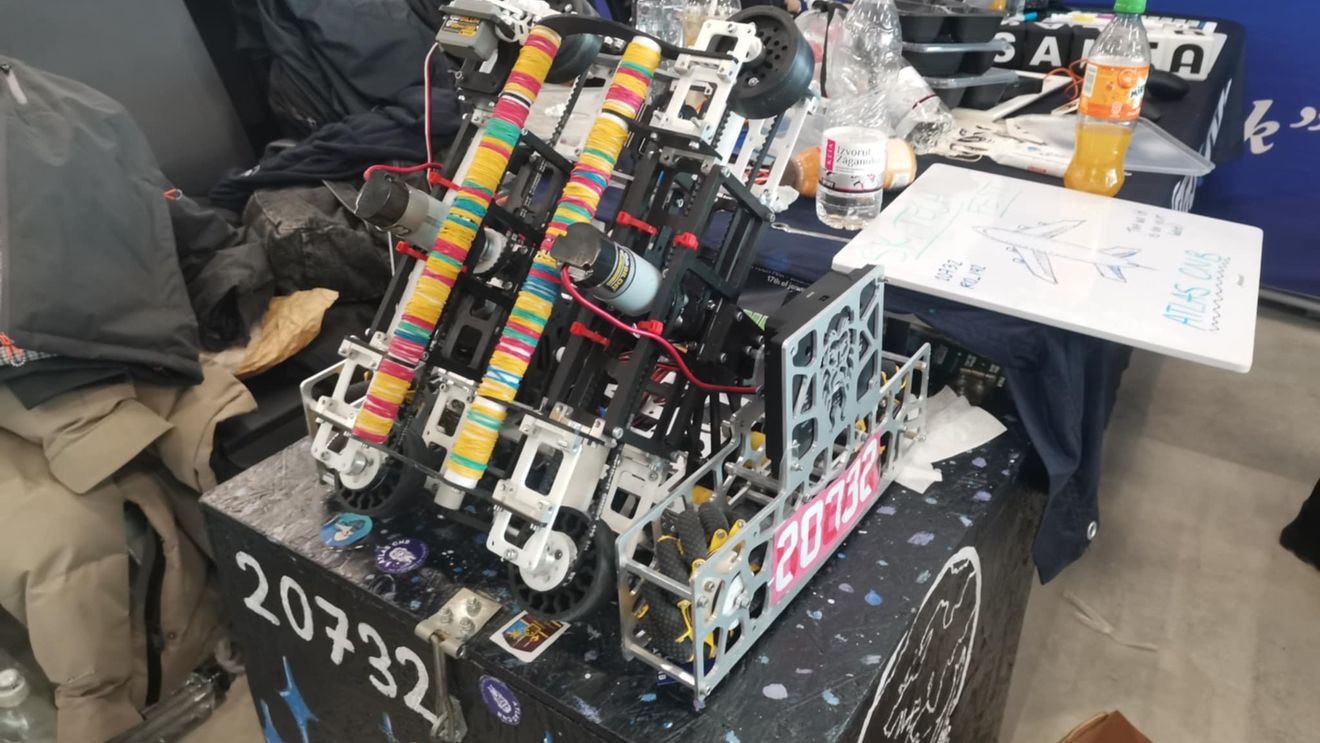 Primăria Timișoara sprijină cinci echipe de robotică, la etapa națională FIRST Tech Challenge 2026 / Le acoperă cheltuielile de transport și cazare