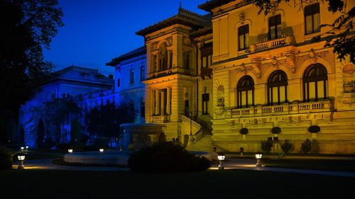 FOTO Palatul Cotroceni, iluminat în culorile drapelului ucrainean, cu ocazia Zilei Independenței Ucrainei