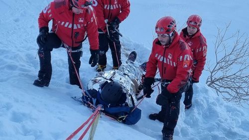 Atenţie cu cine vă aventuraţi pe munte: Zeci de persoane care nu se cunosc îşi dau întâlnire pe internet pentru a merge în drumeţii. Şeful Salvamont România: „S-au abandonat la greu pe munte unii pe alţii, încercând fiecare să scape cum poate şi fără să mai ţină cont de cei care au rămas accidentaţi în urma lor"