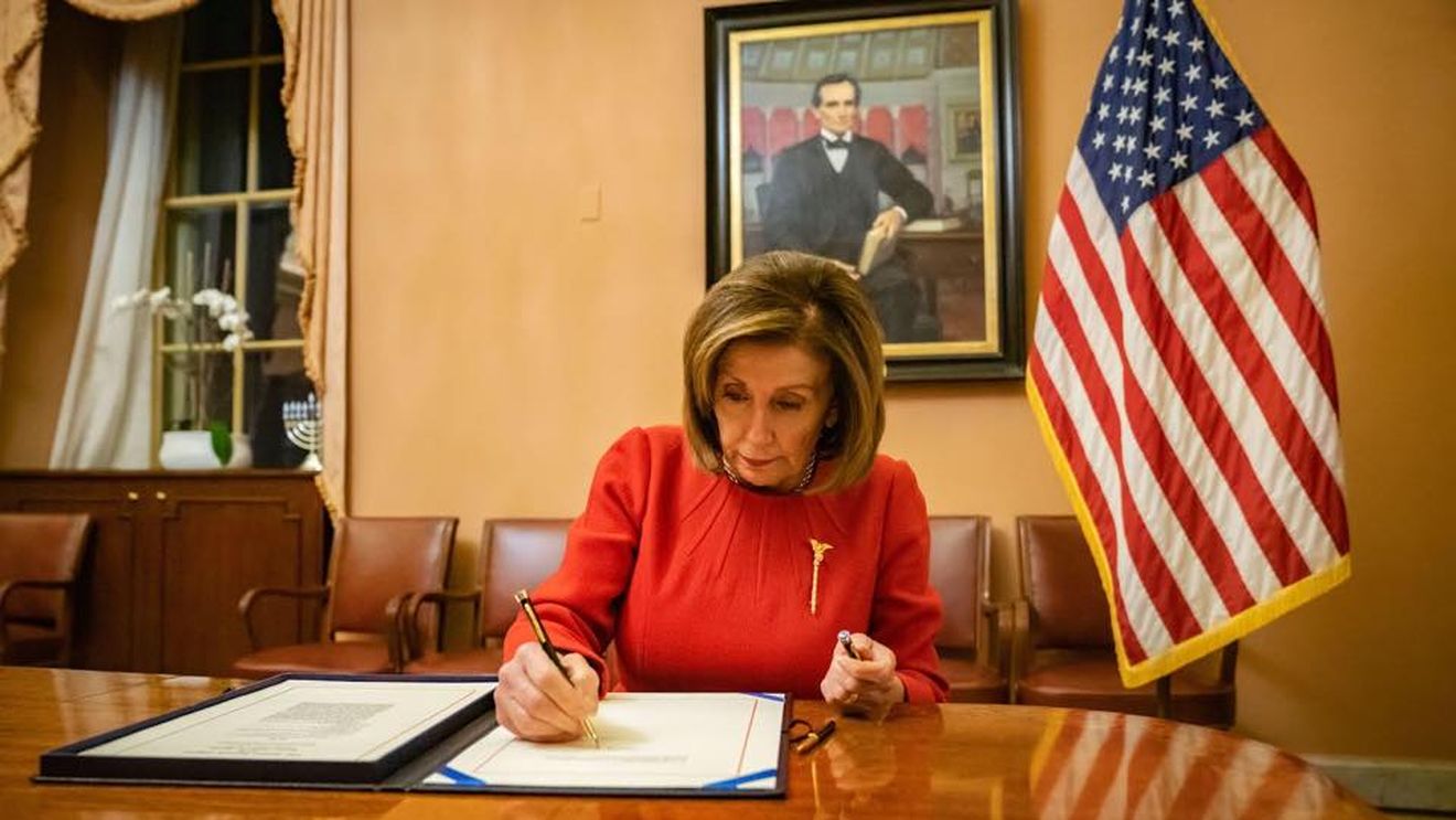 Nancy Pelosi, Speaker al Camerei Reprezentanților din Statele Unite, se retrage după 18 ani din funcția de lider al Partidului Democrat din Congres la vârsta de 82 de ani