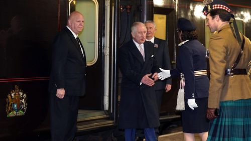 Casa regală britanică renunță la trenul pe care îl deține din 1842 pentru a face economii (familia va călători cu elicopterul)