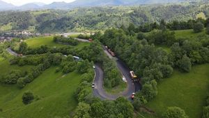 Contractul de 500 de milioane lei pentru modernizarea DN 73 Pitești-Bran-Brașov : Groma Hold (Bulgaria) a câștigat licitația, dar ARL Cluj (Strabag) a depus contestație la CNSC