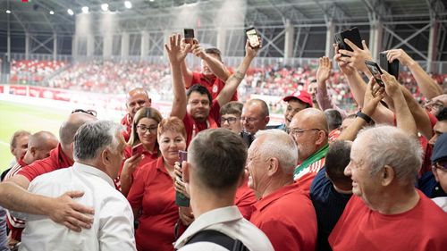 VIDEO Viktor Orban, primit cu urale pe stadionul din Sfântu Gheorghe / Spectatorii au scandat Ria, Ria, Ungaria