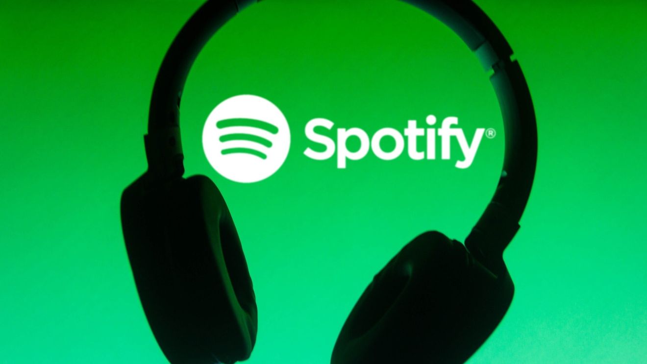 Tzanca Uraganu și Rava sunt din nou cei mai ascultați artiști din România pe Spotify/ Bad Bunny, cel mai ascultat artist la nivel global în 2025