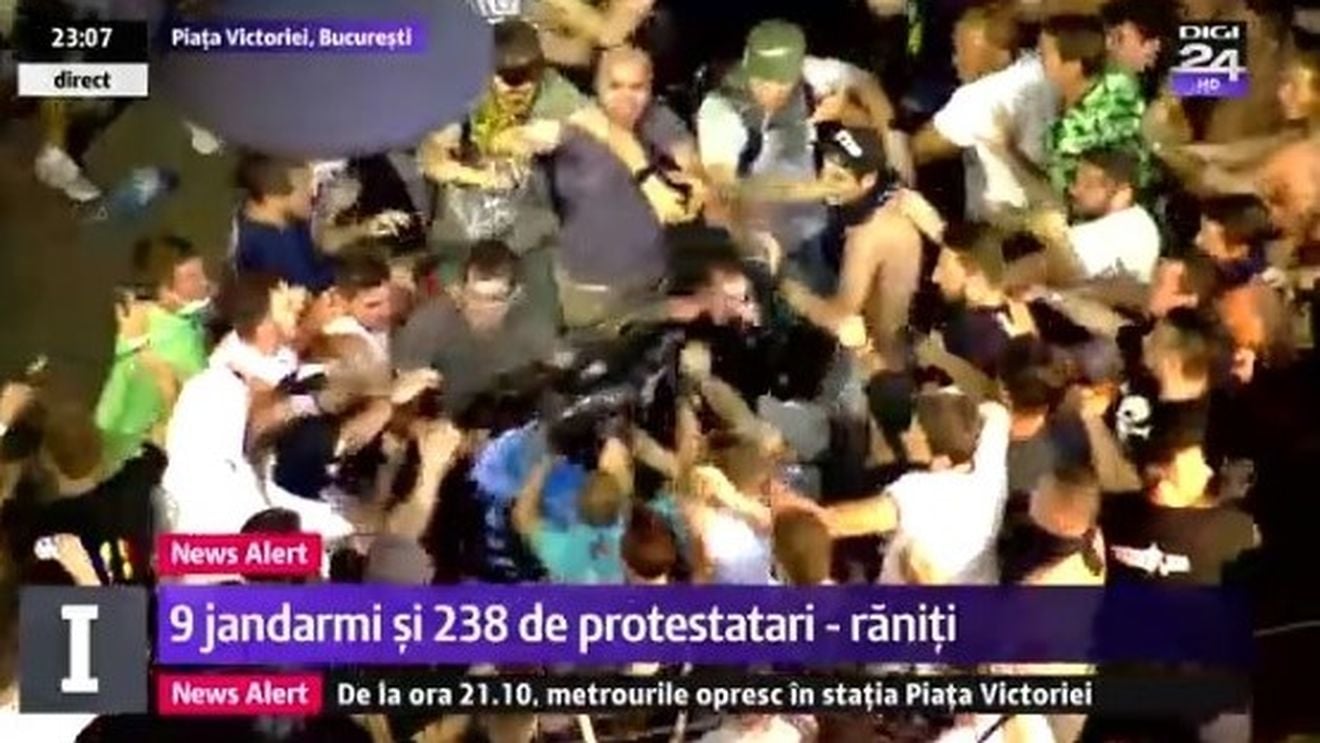 VIDEO Cum au fost trăite momentele intervenției în forță a jandarmilor de către un protestatar care a filmat cu telefonul
