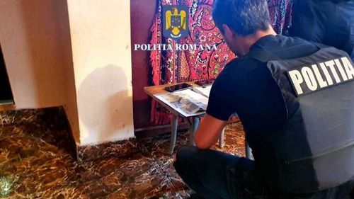 VIDEO Percheziţii în Ploieşti şi în trei comune din Prahova, la persoane suspectate de furt din societăţi comerciale, într-un dosar cu prejudiciu estimat la peste 30.000 de euro