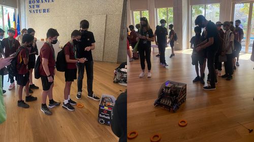 Elevi din Emiratele Arabe Unite, încântați de roboții și explicațiile echipei naționale de robotică la pavilionul României de la Expo 2020 Dubai