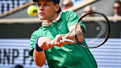 VIDEO Surpriza anului în tenis: Jannik Sinner, eliminat de la Roland Garros după ce a condus cu 2-0 la seturi și 5-1