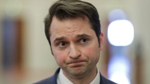 Burduja spune că a votat la referendumul lui Dragnea privind familia tradițională: Vin dintr-o familie de preoţi, am avut 14 preoţi în familie, bunicul meu a fost preot / Cine a fost tatăl ministrului energiei