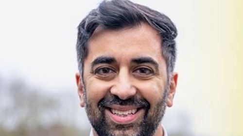 Scoția: Humza Yousaf, ales de partizanii independenței pentru a deveni prim-ministru