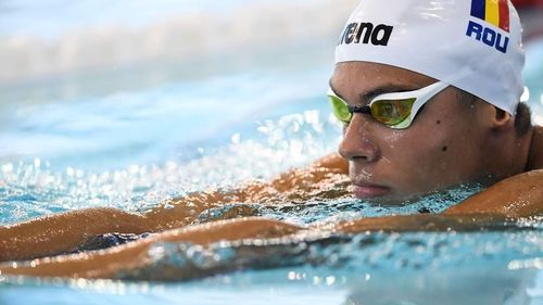 VIDEO David Popovici s-a calificat în finala de 100 m liber la Campionatul Mondial de Natație. El a stabilit un nou record mondial de juniori în semifinală