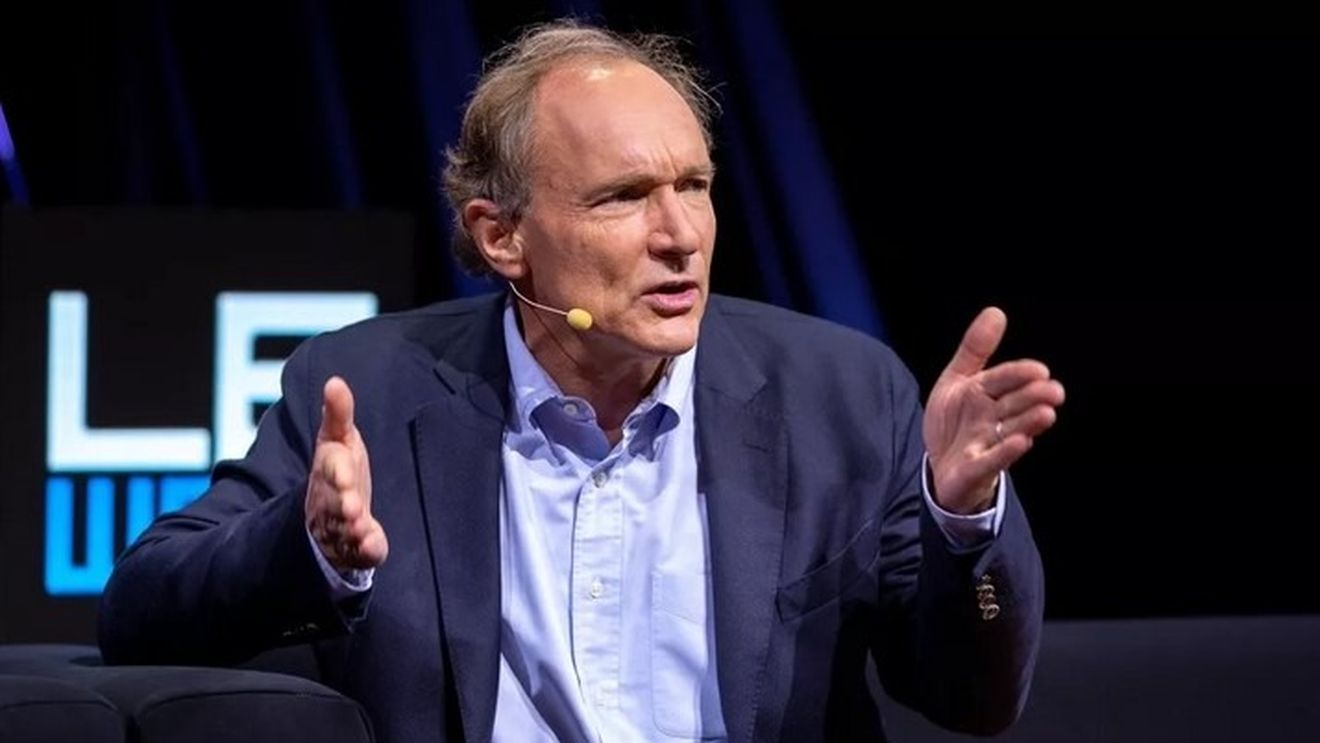 Inventatorul World Wide Web, Tim Berners - Lee, apel către marile companii: Ar trebui să fie mai deschise cu privire la algoritmii folosiți