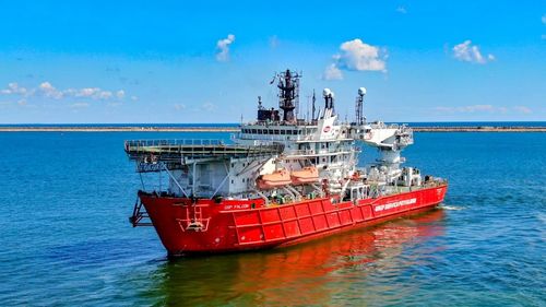 UPDATE: Un vapor ucrainean s-a scufundat în Marea Neagră, la 70 de mile de Portul Constanța. Zece marinari au fost salvați, doi au murit