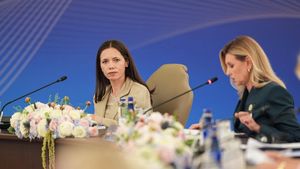 Mirabela Grădinaru a vorbit la Ankara despre protejarea copiilor în contextul dezvoltării tehnologiei / Masă rotundă organizată de Prima Doamnă a Turciei