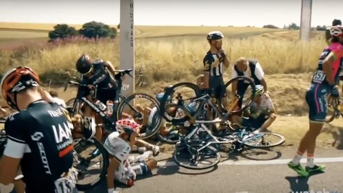 Organizatorii curselor de ciclism propun introducerea unei mașini de siguranță, pe modelul celei din Formula 1