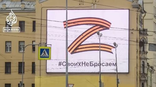 Pancarte cu simbolul Z, folosit de la începutul războiului împotriva Ucrainei, au început să fie înlăturate în unele orașe ale Rusiei/ Analist politic: ”Ar putea fi un fel de rebranding, războiul s-a blocat în mod clar” (The Moscow Times)