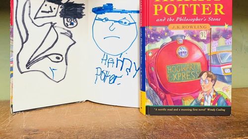 O carte Harry Potter recuperată de la coșul de gunoi s-a vândut pentru 21.000 de lire sterline