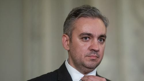 George Niculescu a fost ales președintele ANRE, Gabriel Andronache vicepreședinte/ Noul șef de la autoritatea de reglementare a energiei are acțiuni în companii de energie, dar a anunțat că va renunța la ele