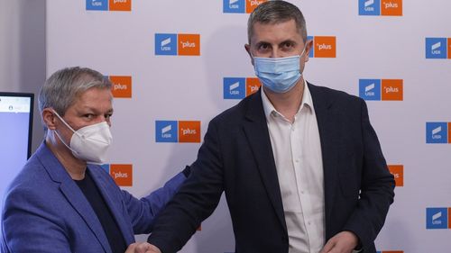 OFICIAL Dacian Cioloș este președintele USR PLUS cu 50,9%. A câștigat alegerile în fața lui Dan Barna cu 695 de voturi