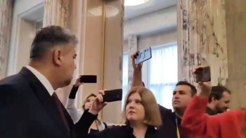 VIDEO Ciolacu, vizibil nervos când este întrebat de un ziarist cine a plătit zborul cu jet privat la Monaco: “Nu ați vrea să terminați cu această minciună?”