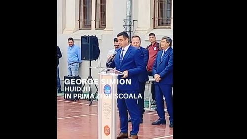 VIDEO George Simion, huiduit la Liceul Gheorghe Lazăr din București la începerea anului școlar