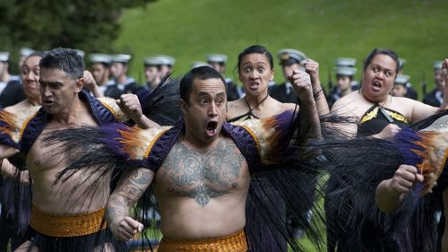 Controverse în Noua Zeelandă: Profesori reputați resping introducerea în programa școlară de științe a miturilor comunității indigene Maori