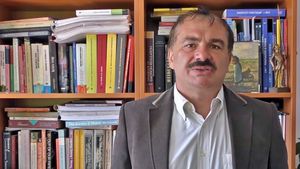 Mircea Miclea: Eu mi-am dat demisia în 2005 pentru 3,7% din PIB, acum e 2,7%. Să spui că n-ai ce face cu banii e dovadă de stupiditate