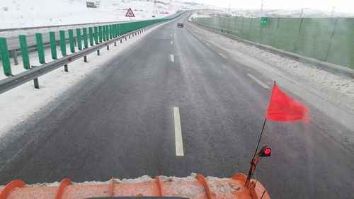Șeful companiei de autostrăzi, despre circulația în condiții de iarnă: Prioritatea zero este siguranţa participanţilor la traficul rutier, nu statistica drumurilor deschise cu orice preţ