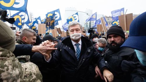 Parchetul ucrainean solicită o cauțiune în valoare de 30 de milioane de euro pentru fostul președinte Petro Poroșenko, acuzat de înaltă trădare