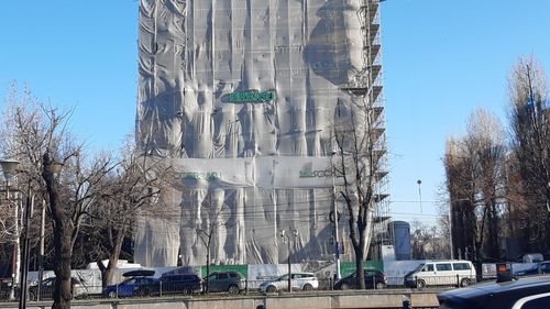 Legea care vrea să evite escrocherii imobiliare precum Nordis intră luni în plenul Senatului / Avansul limitat la 15% și înscrierea autorizației de construcție în cartea funciară, printre prevederi