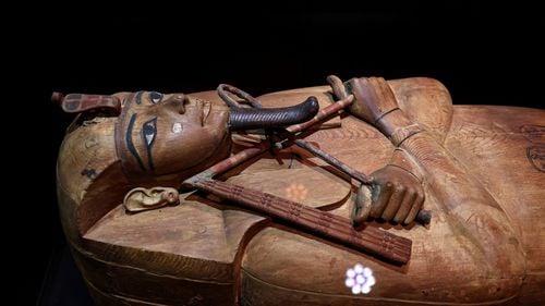 Mormântul unui faraon neidentificat, cu o vechime de aproximativ 3.600 de ani, descoperit în apropierea oraşului Abydos din Egipt