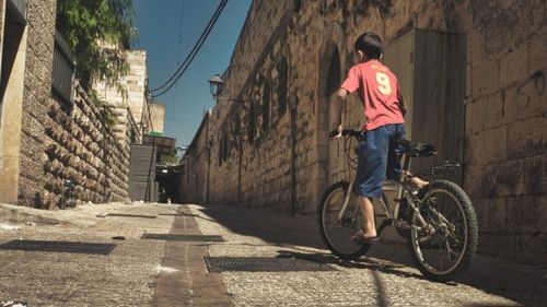 Capul unui copil palestinian de 12 ani a fost ”reatașat” într-un spital din Ierusalim după ce a fost decapitat intern, un eveniment fatal în aproape toate cazurile